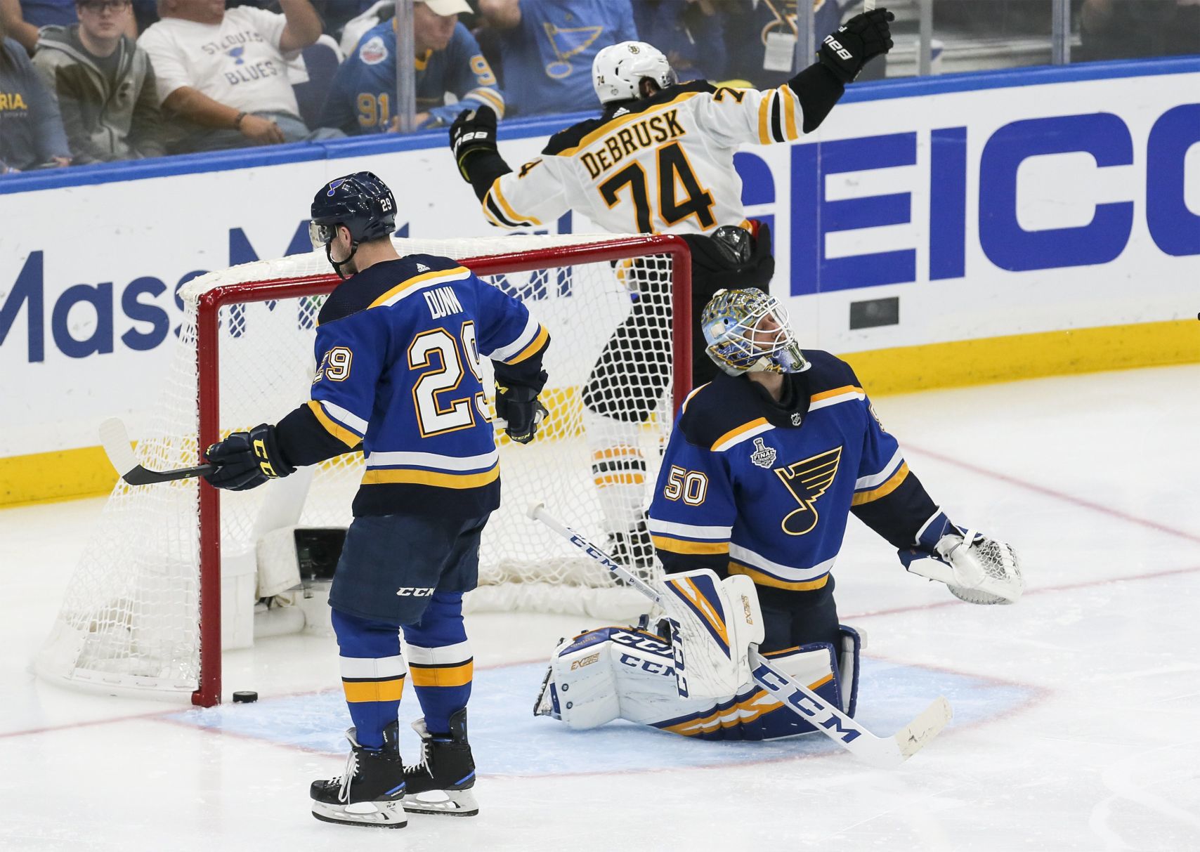 Blues fight for the cup in Game 6 of the Stanley Cup Finals